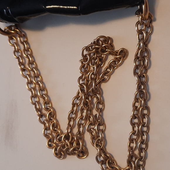 YSL Laurent patent leather crossbody. - Picture 4 of 13